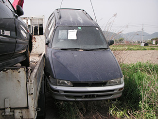 逆有償時代には、数多くの放置車両が発生した