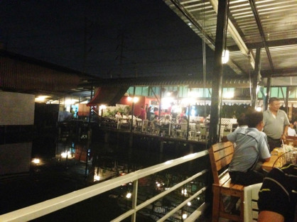 タイの水辺レストラン
